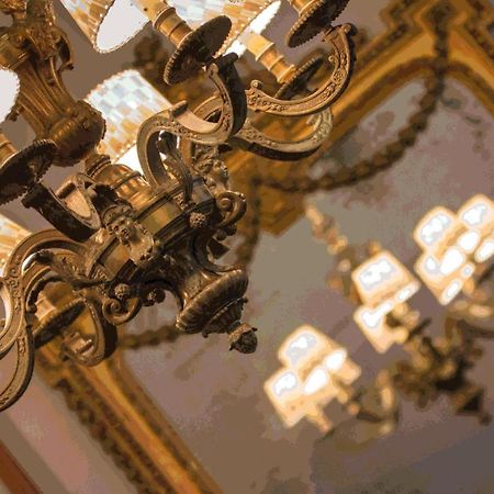 Louise Sur Cour Bed & Breakfast Saint-Gilles Bagian luar foto