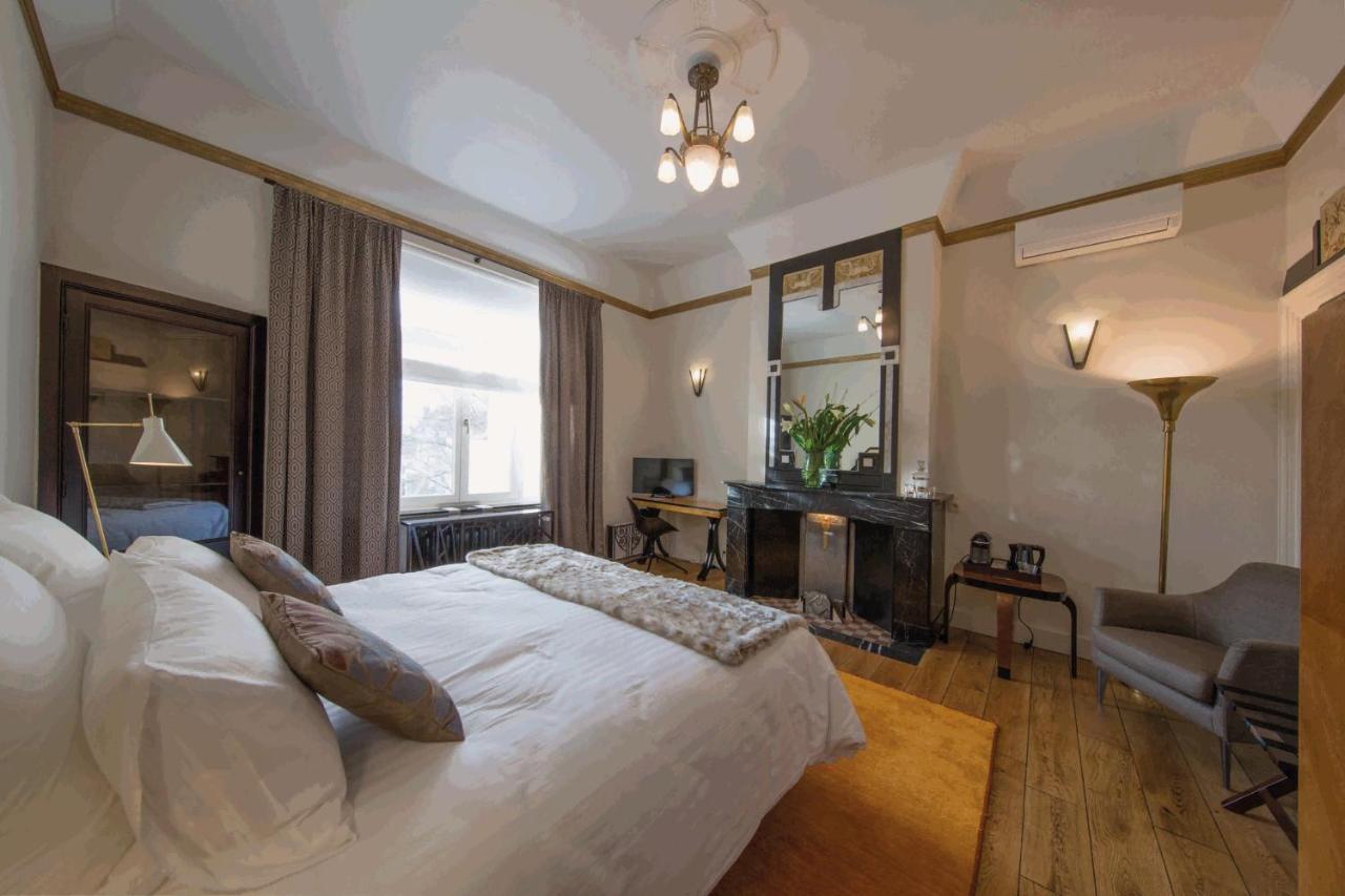 Louise Sur Cour Bed & Breakfast Saint-Gilles Bagian luar foto