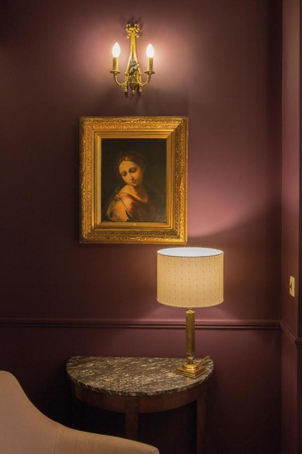 Louise Sur Cour Bed & Breakfast Saint-Gilles Bagian luar foto