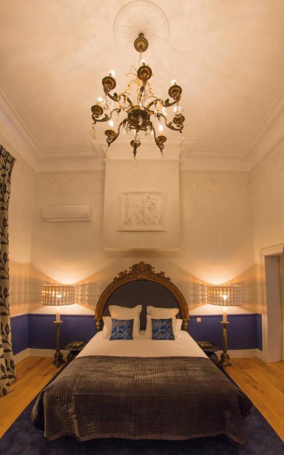 Louise Sur Cour Bed & Breakfast Saint-Gilles Bagian luar foto